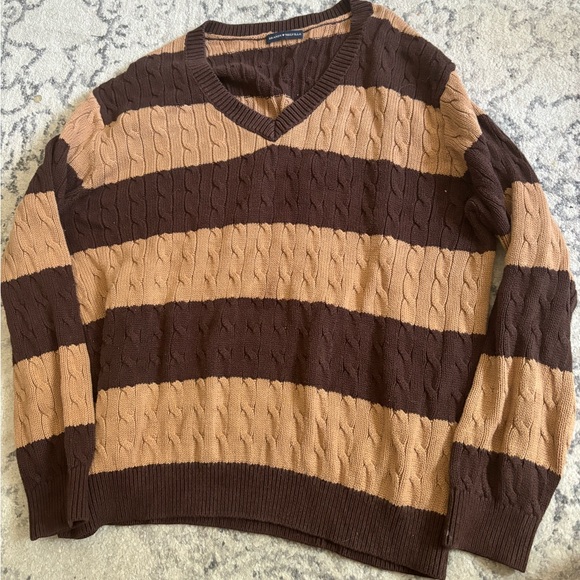 Brandy Melville Sweaters - Brandy Melville Brown Sweater